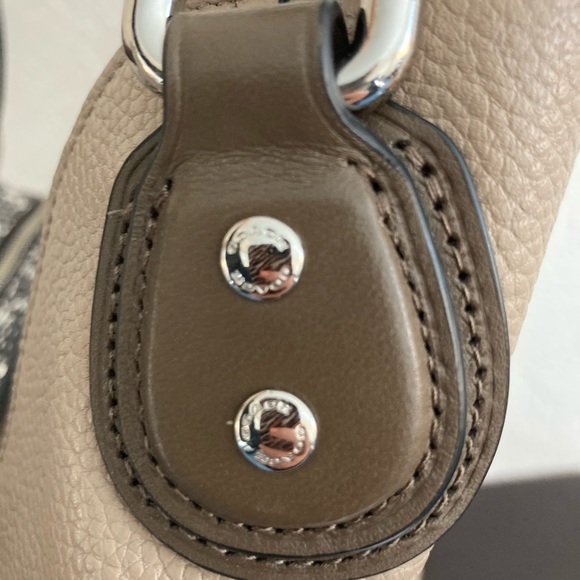 Authentic Coach Edie 31 with snake trim - Picture 5 of 11